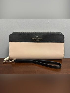 Kate Spade Staci Large Carryall Wristlet Clutch Wallet